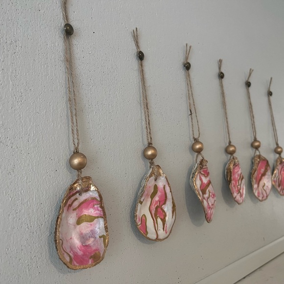 Set of Six Decoupaged Oyster Ornaments, Pink & Gold Marble - Picture 2 of 14